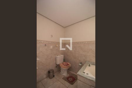 Casa para alugar com 590m², 6 quartos e 3 vagas Casa para alugar com 590m², 6 quartos e 3 vagasBanheiro da Suite 2