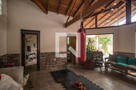 Casa para alugar com 590m², 6 quartos e 3 vagas Casa para alugar com 590m², 6 quartos e 3 vagasÁrea comum - Churrasqueira