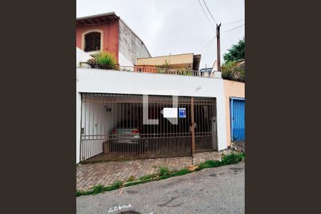 Casa à venda com 128m², 4 quartos e 2 vagasFachada