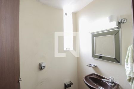 Casa à venda com 128m², 4 quartos e 2 vagasBanheiro Social