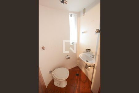 Casa à venda com 128m², 4 quartos e 2 vagasBanheiro de serviço