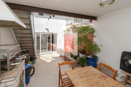 Casa à venda com 130m², 2 quartos e 1 vagaQuintal