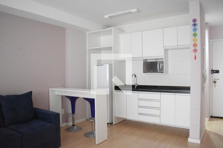 Sala/Cozinha de apartamento para alugar com 1 quarto, 34m² em Centro, Curitiba
