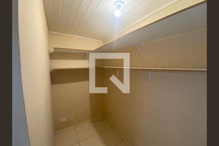 Casa à venda com 585m², 6 quartos e 4 vagasCasa 03 - Closet