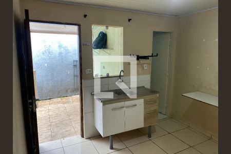 Casa à venda com 585m², 6 quartos e 4 vagasCasa 03 -Cozinha