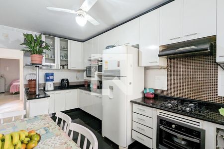 Casa à venda com 221m², 4 quartos e 3 vagasCozinha da casa 1