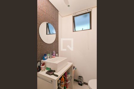 Casa à venda com 221m², 4 quartos e 3 vagasLavabo da casa 2