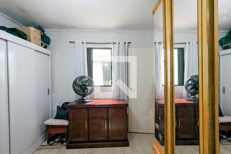 Casa à venda com 221m², 4 quartos e 3 vagasQuarto da suíte da casa 1