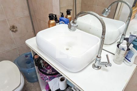 Casa à venda com 221m², 4 quartos e 3 vagasBanheiro da suíte da casa 1