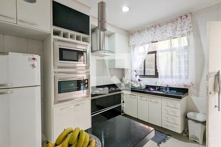 Casa à venda com 221m², 4 quartos e 3 vagasCozinha da casa 2