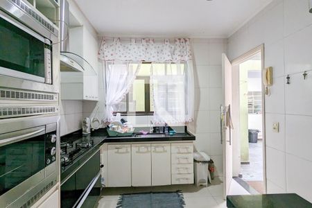 Casa à venda com 221m², 4 quartos e 3 vagasCozinha da casa 2