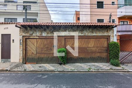 Casa à venda com 221m², 4 quartos e 3 vagasFachada