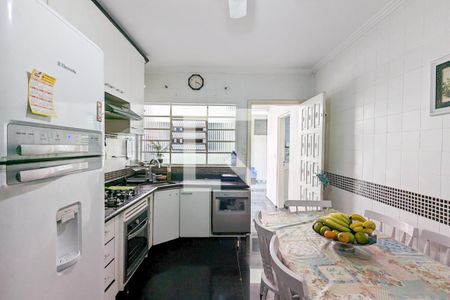 Casa à venda com 221m², 4 quartos e 3 vagasCozinha da casa 1