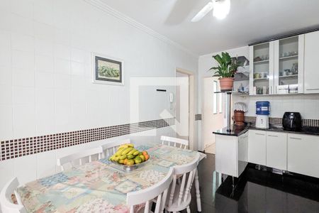 Casa à venda com 221m², 4 quartos e 3 vagasCozinha da casa 1