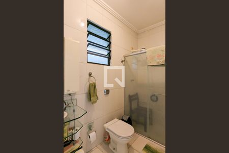 Casa à venda com 221m², 4 quartos e 3 vagasBanheiro da casa 1