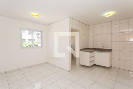 Sala e Cozinha de apartamento para alugar com 2 quartos, 56m² em Liberdade, São Paulo