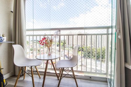 Apartamento à venda com 80m², 2 quartos e 2 vagasVaranda