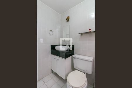 Apartamento à venda com 68m², 3 quartos e sem vaga Apartamento à venda com 68m², 3 quartos e sem vagaBanheiro Social