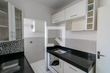 Apartamento à venda com 68m², 3 quartos e sem vaga Apartamento à venda com 68m², 3 quartos e sem vagaCozinha e Área de Serviço