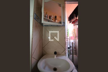 Banheiro de casa à venda com 1 quarto, 54m² em Bonsucesso, Rio de Janeiro