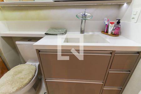 Apartamento à venda com 75m², 2 quartos e 1 vaga Apartamento à venda com 75m², 2 quartos e 1 vagaBanheiro Social