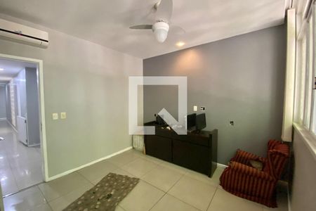 Quarto 1 de apartamento à venda com 5 quartos, 210m² em Copacabana, Rio de Janeiro