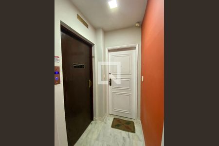 Apartamento à venda com 210m², 5 quartos e 1 vagaHall social