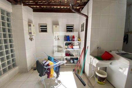 Apartamento à venda com 210m², 5 quartos e 1 vagaÁrea de Serviço