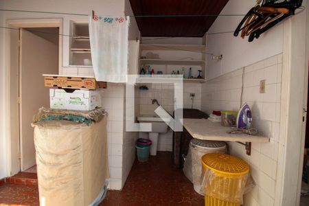 Casa à venda com 144m², 3 quartos e 2 vagas Casa à venda com 144m², 3 quartos e 2 vagasÁrea de Serviço