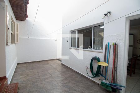 Casa à venda com 144m², 3 quartos e 2 vagas Casa à venda com 144m², 3 quartos e 2 vagasQuintal