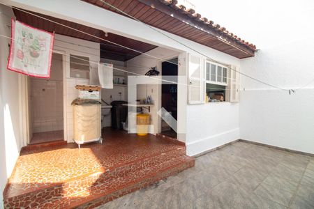 Casa à venda com 144m², 3 quartos e 2 vagas Casa à venda com 144m², 3 quartos e 2 vagasQuintal
