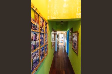 Casa à venda com 350m², 3 quartos e 3 vagasCorredor