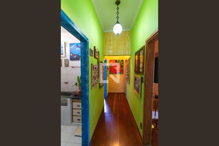 Casa à venda com 350m², 3 quartos e 3 vagasCorredor