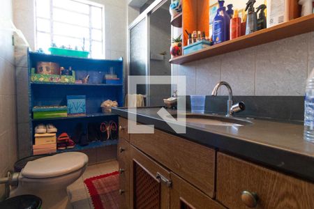 Casa à venda com 350m², 3 quartos e 3 vagasBanheiro da Suíte