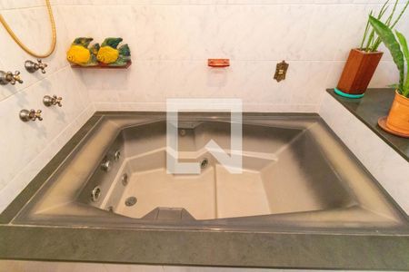 Casa à venda com 350m², 3 quartos e 3 vagasBanheiro