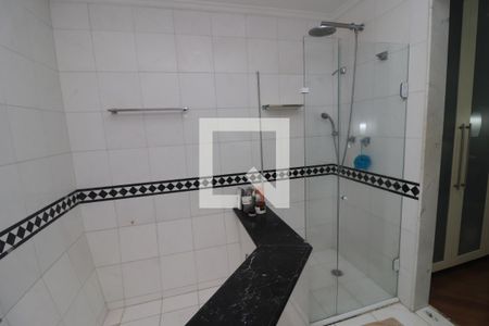Apartamento à venda com 260m², 4 quartos e 3 vagasBanheiro da Suíte 2