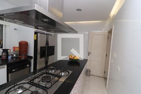Apartamento à venda com 260m², 4 quartos e 3 vagasCozinha