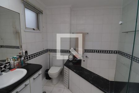 Apartamento à venda com 260m², 4 quartos e 3 vagasBanheiro da Suíte 2