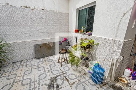 Casa para alugar com 100m², 2 quartos e 2 vagasQuintal