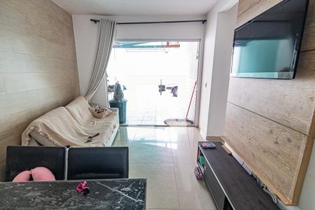 Sala de casa para alugar com 2 quartos, 100m² em Etelvina Carneiro, Belo Horizonte