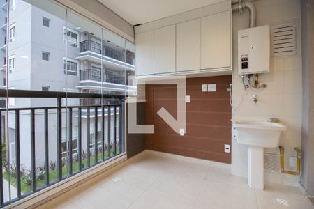Varanda/Area de Serviços de apartamento à venda com 3 quartos, 72m² em Vila Nair, São Paulo
