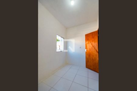 Quarto de casa para alugar com 1 quarto, 60m² em Daniel Lisboa, Salvador