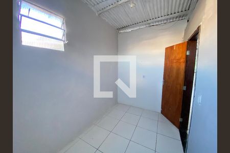 Quarto de casa para alugar com 1 quarto, 60m² em Daniel Lisboa, Salvador