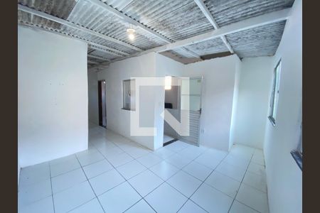 Sala de casa para alugar com 1 quarto, 60m² em Daniel Lisboa, Salvador