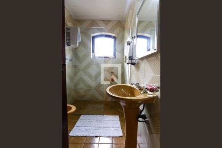 Casa à venda com 586m², 4 quartos e 5 vagas Casa à venda com 586m², 4 quartos e 5 vagasBanheiro da Suíte