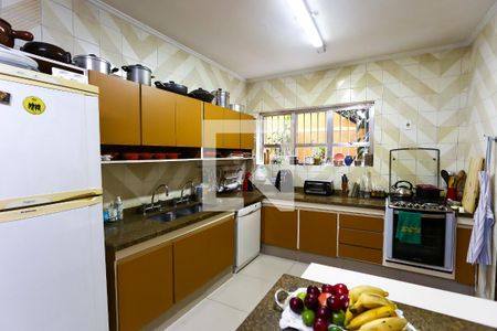 Casa à venda com 586m², 4 quartos e 5 vagas Casa à venda com 586m², 4 quartos e 5 vagasCozinha