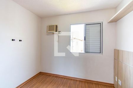 Casa de condomínio à venda com 84m², 2 quartos e 1 vagaQuarto