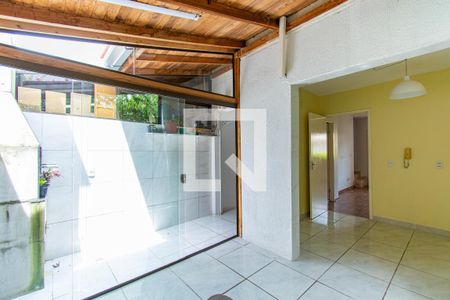 Casa de condomínio à venda com 84m², 2 quartos e 1 vagaÁrea comum
