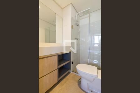 Banheiro de kitnet/studio para alugar com 1 quarto, 27m² em Sumarezinho, São Paulo