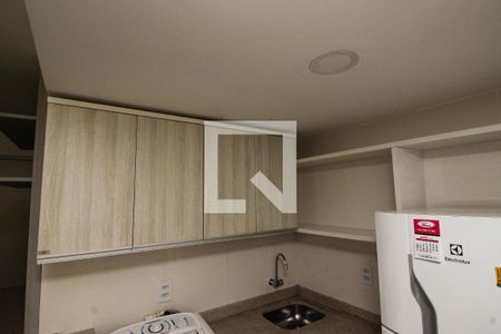 Apartamento para alugar com 28m², 1 quarto e sem vaga Apartamento para alugar com 28m², 1 quarto e sem vagaCozinha - Armários